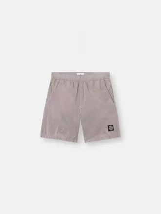 Badshorts i normal passform med fickor och meshfoder