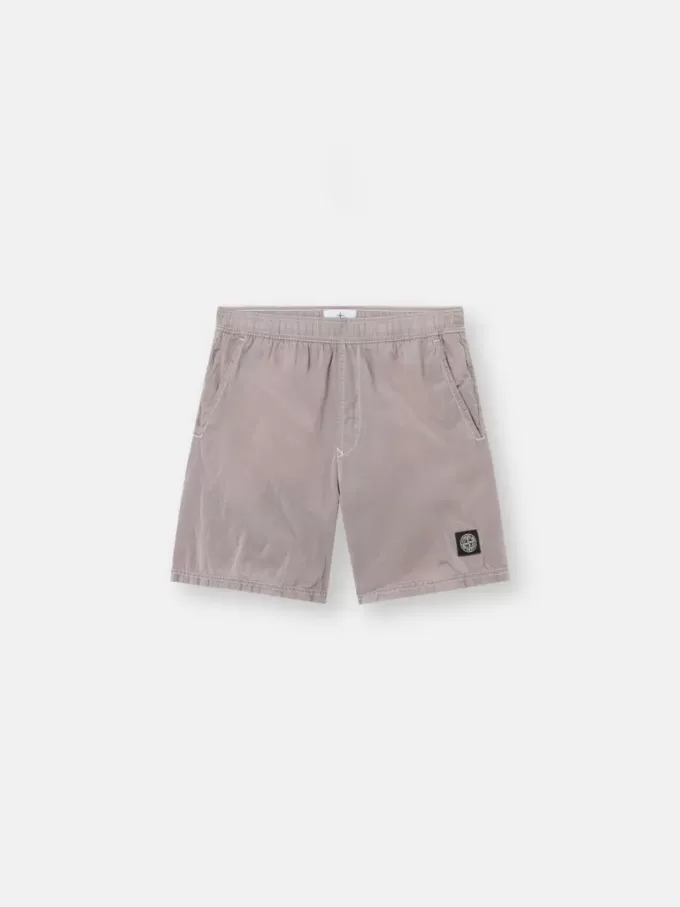 Badshorts i normal passform med fickor och meshfoder Badshorts i normal passform med fickor och meshfoder