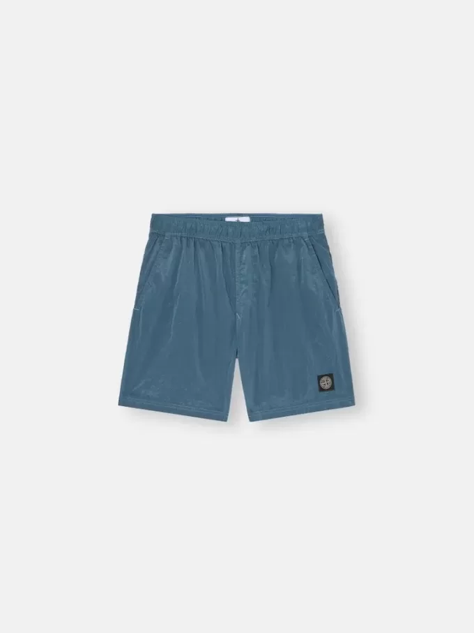 Badshorts i normal passform med fickor och meshfoder Badshorts i normal passform med fickor och meshfoder