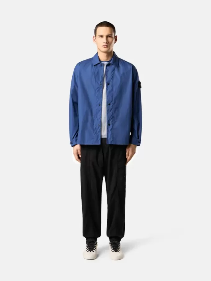 Bekväm overshirt med handfickor och tryckknappar Bekväm overshirt med handfickor och tryckknappar
