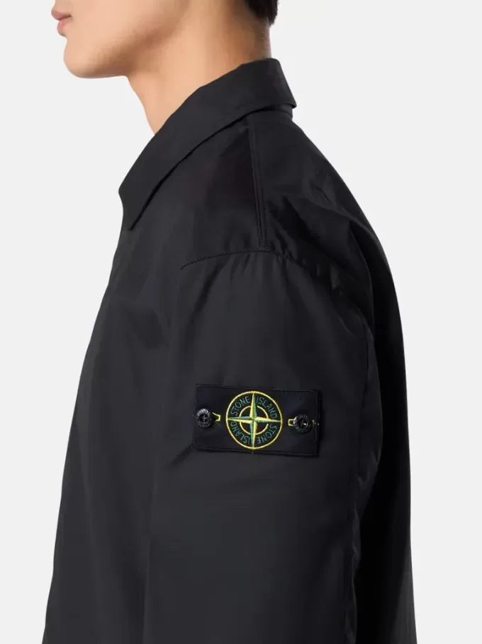 Bekväm overshirt med handfickor och tryckknappar Bekväm overshirt med handfickor och tryckknappar