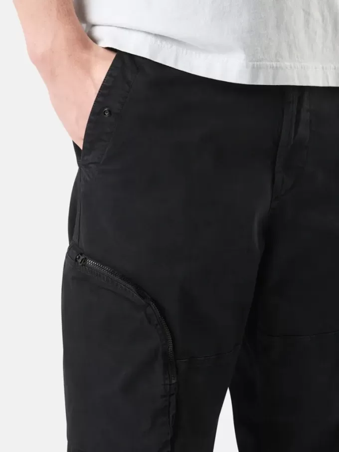 Cargobyxor i normal passform med elastiska benslut Cargobyxor i normal passform med elastiska benslut