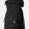 Huvtröja med sömlösa fjädertunnlar och droppskydd