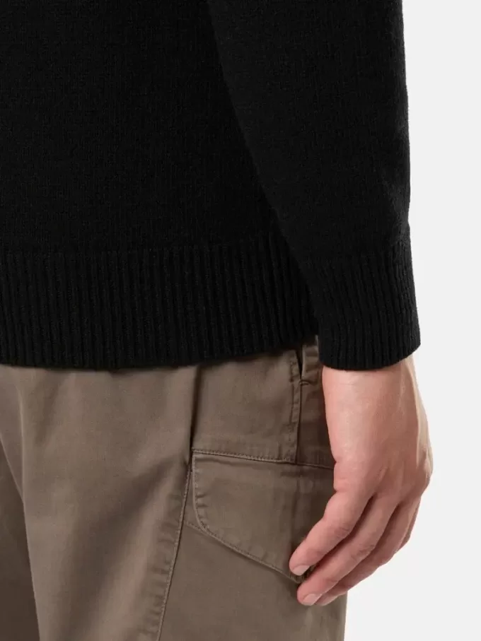 Knappad tröja med filtkant