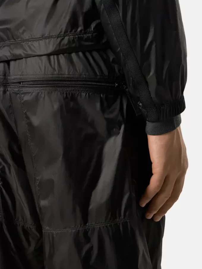 Lösa bermuda-shorts med vid ben och elastisk midja