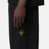 Löst sittande sweatpants med fickor och elastiska muddar