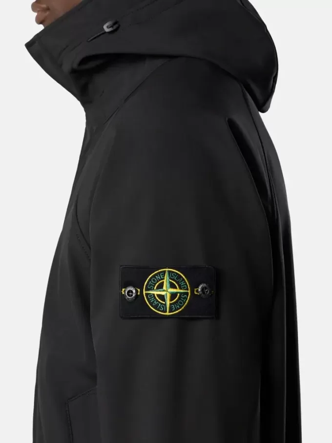 Lätt parkas med huva och väderbeständigt membran Lätt parkas med huva och väderbeständigt membran