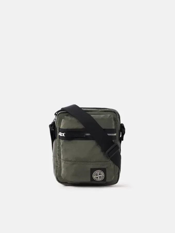 Pouch-väska med framficka och ripstop-foder