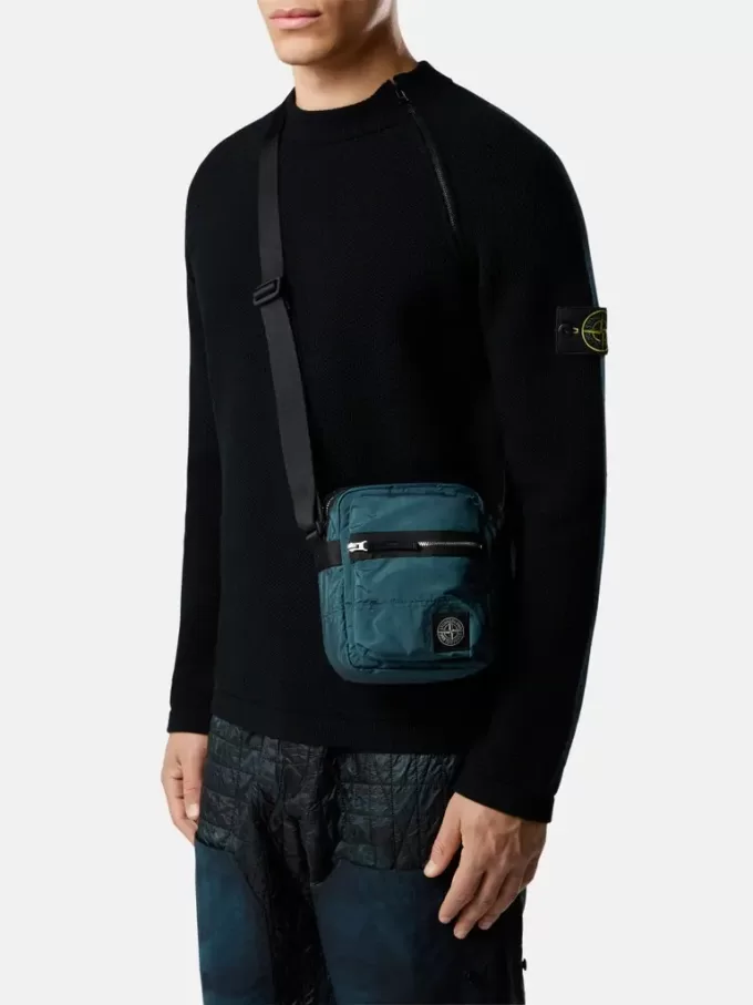 Pouch-väska med framficka och ripstop-foder