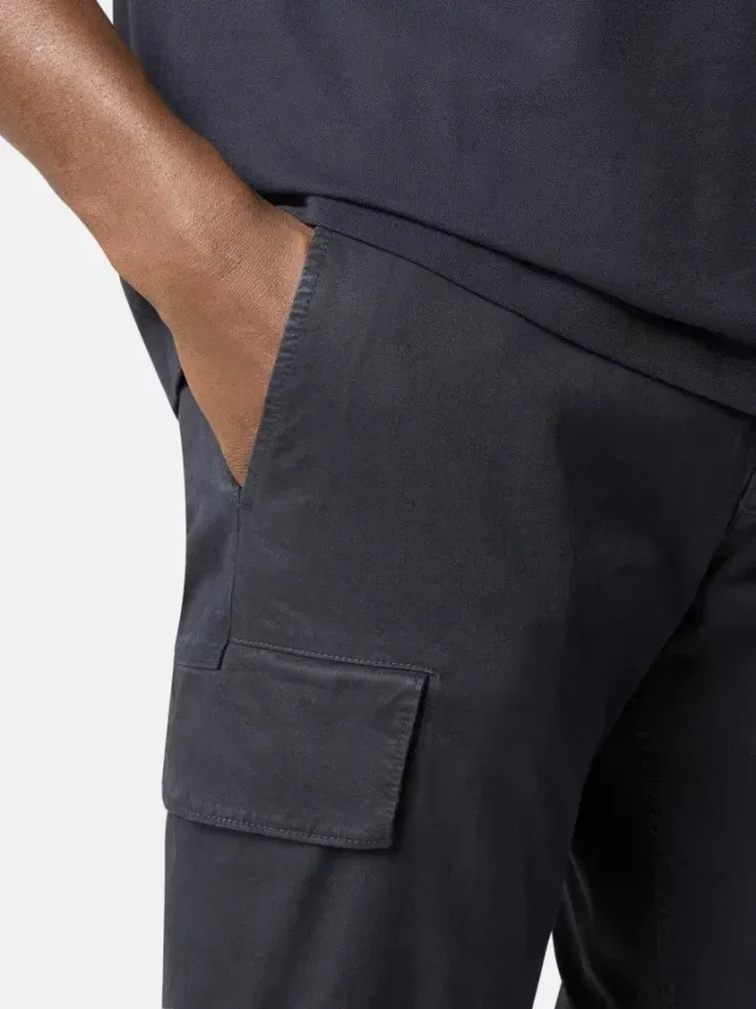 Skinny-fit cargobyxor med tryckknappsfickor Skinny-fit cargobyxor med tryckknappsfickor