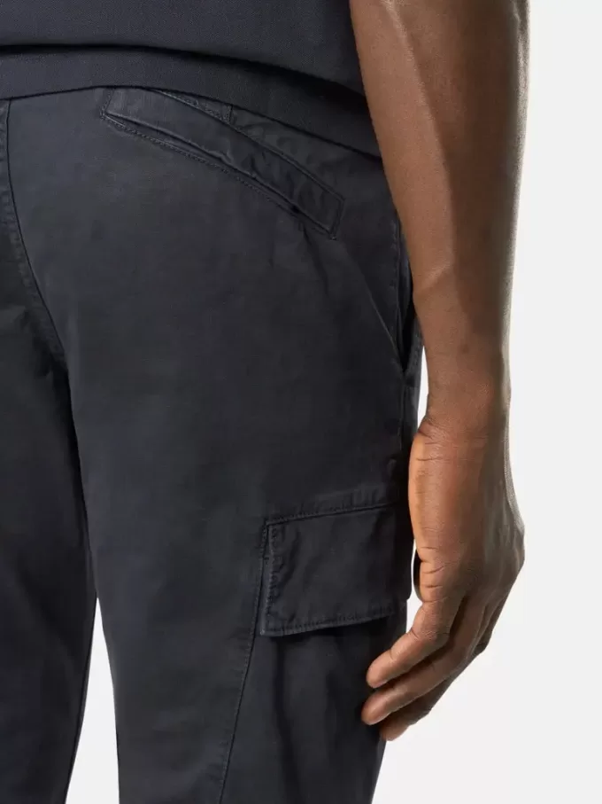 Skinny-fit cargobyxor med tryckknappsfickor Skinny-fit cargobyxor med tryckknappsfickor