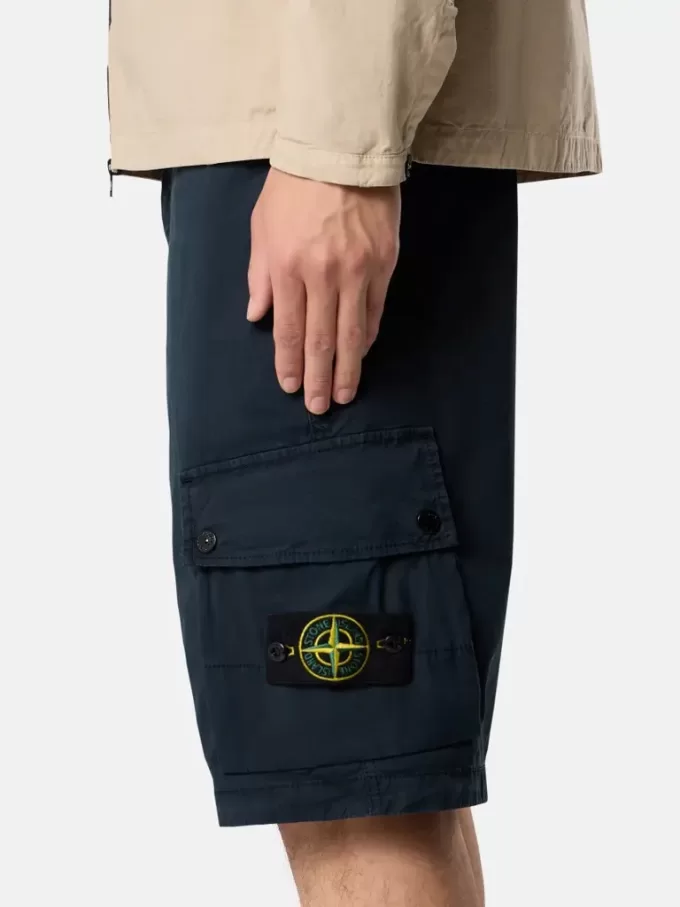 Slim fit-bermudashorts med fickor med dragkedja Slim fit-bermudashorts med fickor med dragkedja