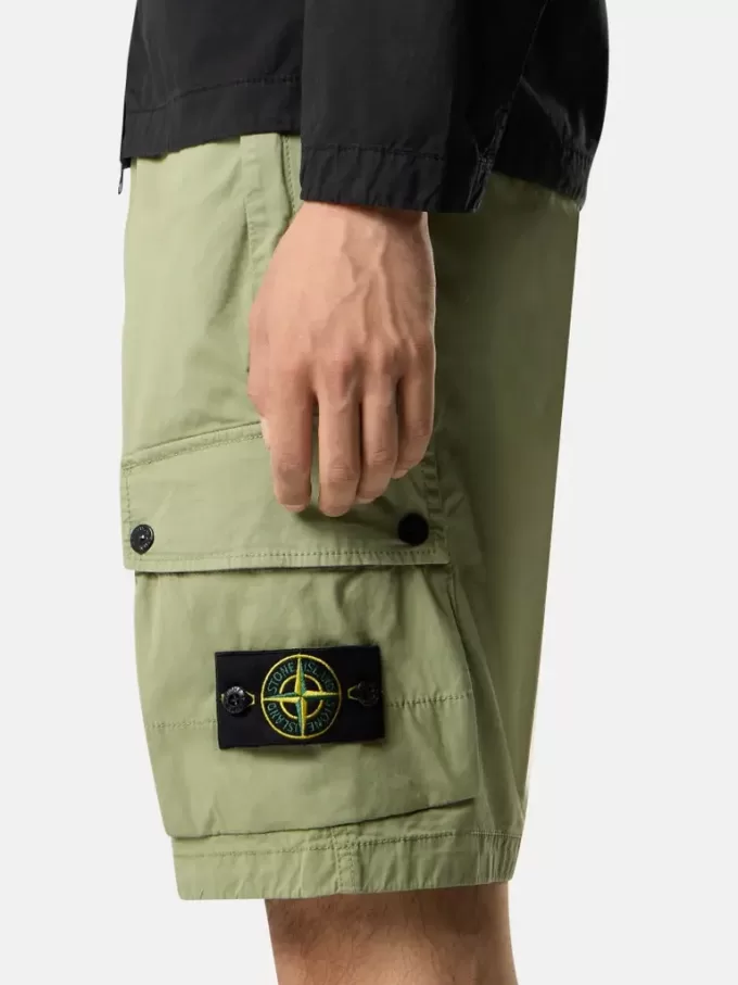 Slim fit-bermudashorts med fickor med dragkedja Slim fit-bermudashorts med fickor med dragkedja