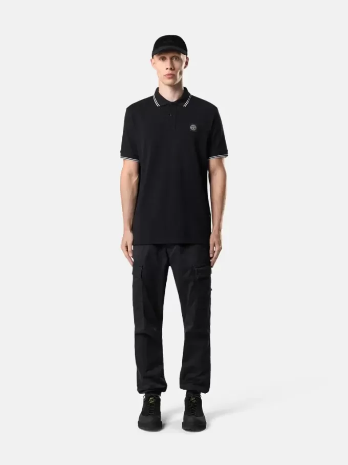 Slim fit kortärmad polotröja med randiga detaljer