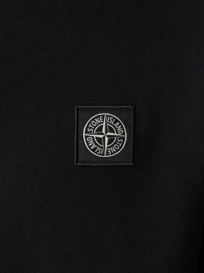 Slim fit kortärmad polotröja med randiga detaljer