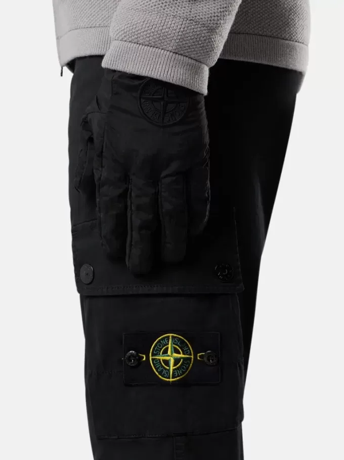 Smalpassade cargobyxor med fickor med dragkedja