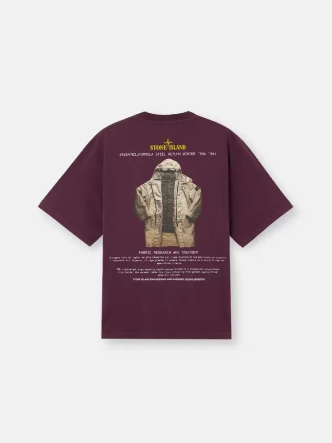 T-shirt med korta ärmar och normal passform med säsongens ”Archivio”-tryck T-shirt med korta ärmar och normal passform med säsongens ”Archivio”-tryck