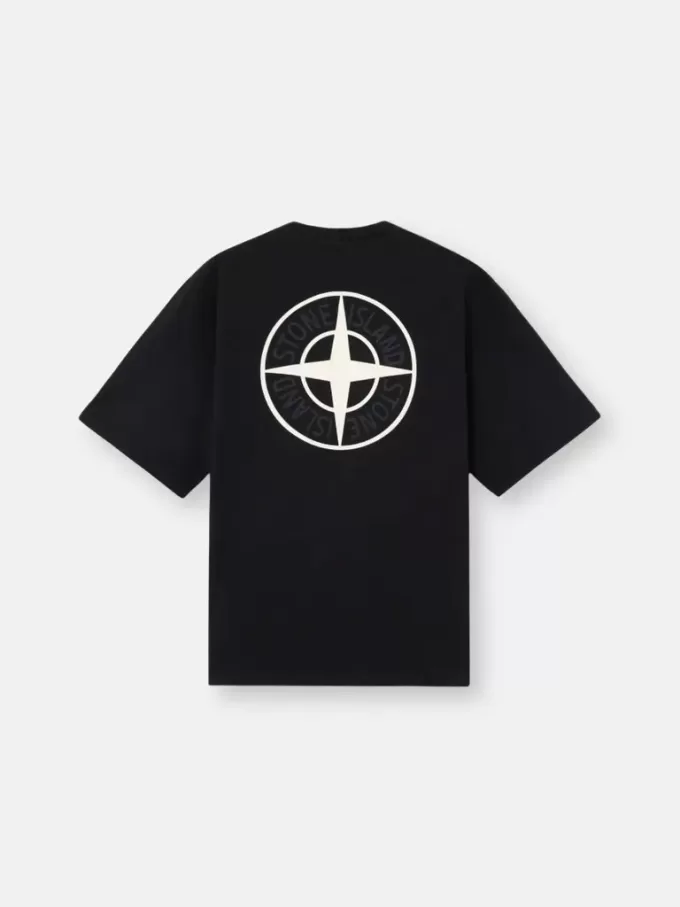 T-shirt med korta ärmar och normal passform med tryck ”02 Industrial Logos”.