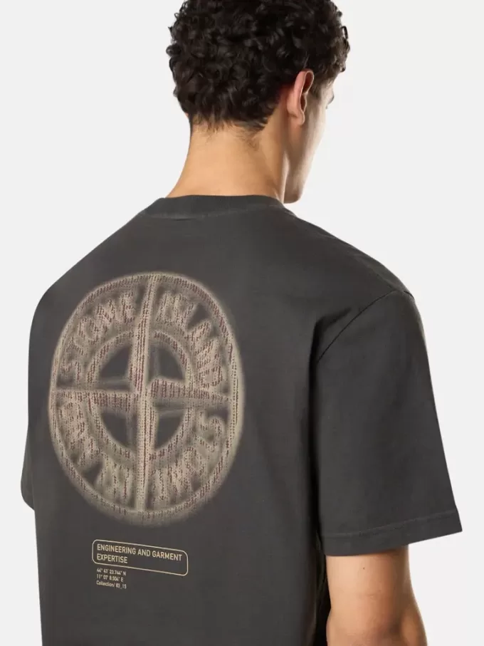 T-shirt med korta ärmar och normal passform med tryck ”Bleeding Numbers”
