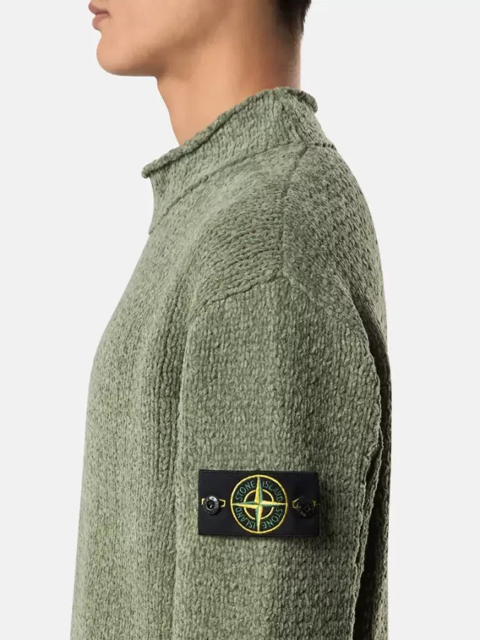 Tröja med hög krage och detaljer i omvänd söm