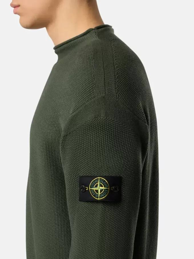Tröja med hög krage och detaljer i omvänd söm