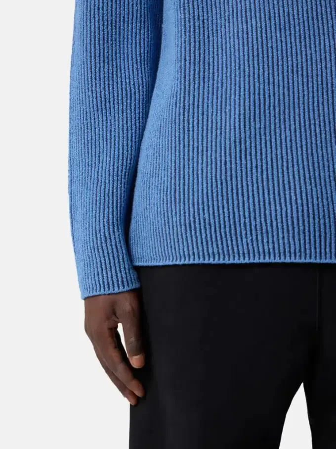 Tröja med hög krage och vanisé-ribbstruktur Tröja med hög krage och vanisé-ribbstruktur