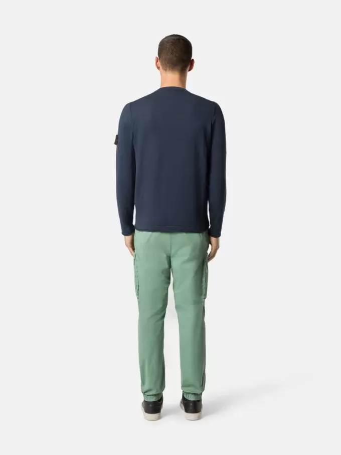 Tröja med rund hals och små rullade detaljer