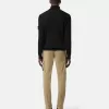 Turtleneck-tröja med fint ribbade kanter
