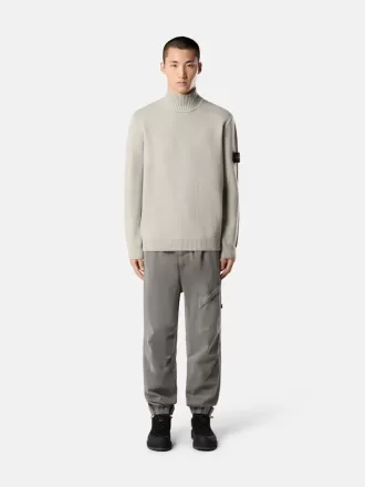 Turtleneck-tröja med ribbade kanter Turtleneck-tröja med ribbade kanter