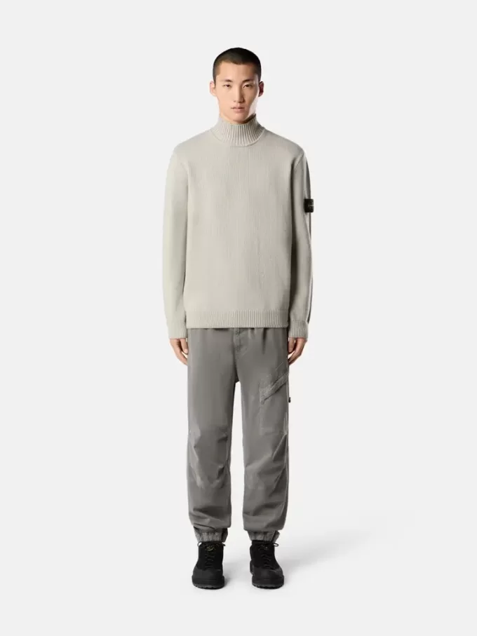 Turtleneck-tröja med ribbade kanter
